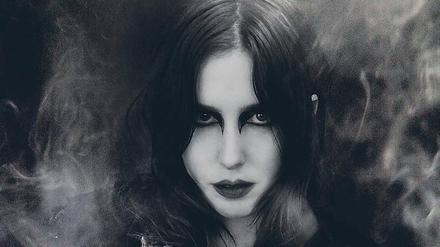 California noir. Die Musikerin Chelsea Wolfe.
