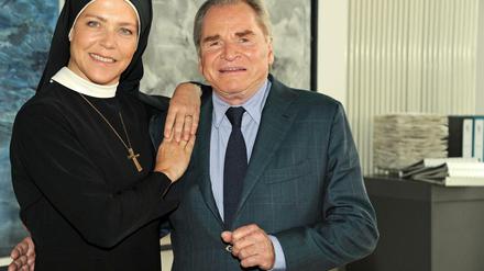Gesetzt den Fall, "Um Himmels Willen" wäre vorab zu sehen: Müssen TV-Sender sich davor fürchten? Erpresser, die Serien kidnappen, setzen darauf. In den USA. 