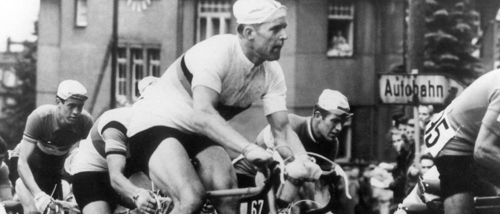 Ein Idol mit verklärtem Geschichtsbild. Gustav-Adolf, genannt "Täve" Schur bei der Radweltmeisterschaft der Straßenamateure 1960 auf dem Sachsenring.