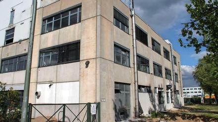 Das ehemalige Fabrikgebäude soll zu einem Hostel mit bis zu 1700 Plätzen umgebaut werden.