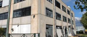Das ehemalige Fabrikgebäude soll zu einem Hostel mit bis zu 1700 Plätzen umgebaut werden.