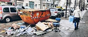 Ablage B. Der Bürgersteig dient in einigen Vierteln der Stadt wie selbstverständlich als Müllplatz. 