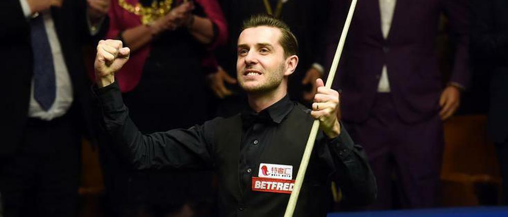 Mark Selby bejubelt seinen dritten WM-Titel.