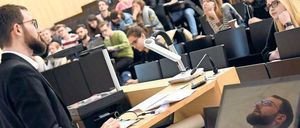 Engagiert im Hörsaal. Lehrqualifikationen sollen Berufungen von Professoren stärker mitentscheiden. 