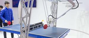 Wer spielt schlauer? Mensch und Maschine im Duell bei der Hannover Messe.