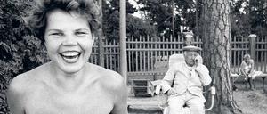 Einfach draufgehalten. William Klein fotografierte 1959 den sowjetischen Alltag wie in „Bikini, am Ufer der Moskwa“.