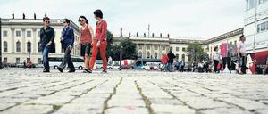 Auf dem früheren Opernplatz, heute Bebelplatz, verbrannten Nazis am 10. Mai 1933 die Bücher zahlreicher Autoren.