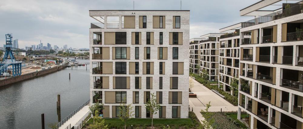 Neues Quartier am Hafen: Blick von Offenbach auf die Frankfurter Skyline