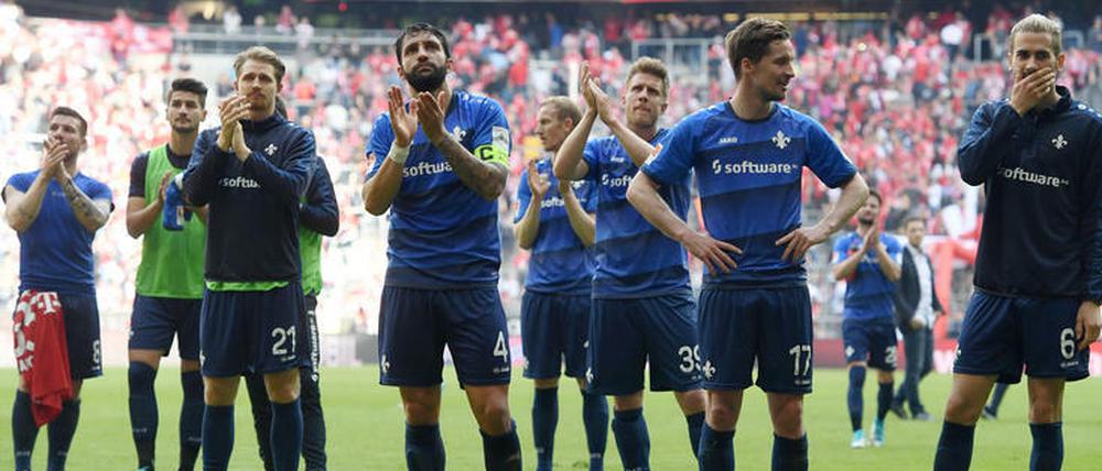 Raus mit Applaus. Darmstadt 98 wehrte sich auch gegen den FC Bayern nach Kräften. Doch der Schlussspurt in der Saison kam zu spät.
