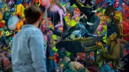 Tohuwabohu. In Burgerts Bildern mischen sich moderne Gestalten mit archaischen Figuren.