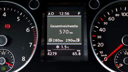 Elektronische Anzeigen in Autos sind oft nervig.