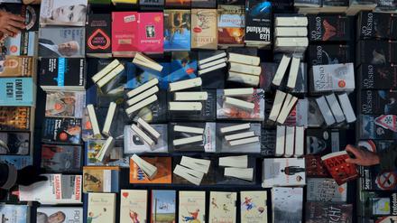 Der Büchertisch auf der Leipziger Buchmesse im Jahr 2013.