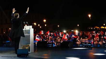 Die Menge jubelt. Doch allen dürfte klar sein: Macrons Präsidentschaft wird kompliziert.