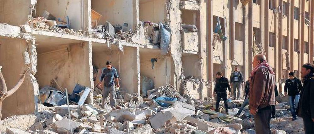 Kein Ort mehr zum Studieren und Forschen. Zwischen einem Wohnheim und der Architekturfakultät der Universität von Aleppo explodierte am 15. Januar 2013 eine Autobombe und tötete 15 Menschen, Dutzende wurden verletzt. Die Sicherheitslage und die teils zerstörte Infrastruktur machen Forschung und Lehre unmöglich.