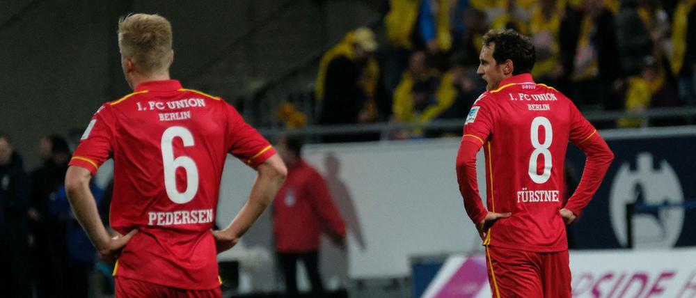 Frust. Kristian Pedersen (l.) und Stephan Fürstner nach dem 1:3 in Braunschweig. 