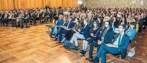 Begrüßungstreffen der DAAD-Stipendiaten im Programm „Führungskräfte für Syrien“ im Weltsaal des Auswärtigen Amtes.