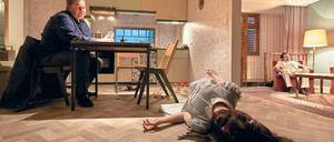 Alles so kaputt hier. Szene aus „Borderline Prozession“. 