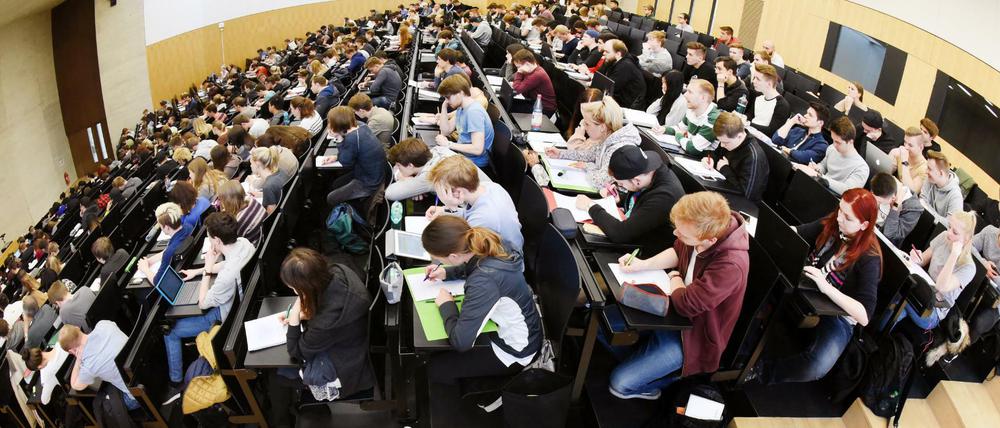 In der Lehre schneiden viele Universitäten bundesweit eher mittelmäßig ab.