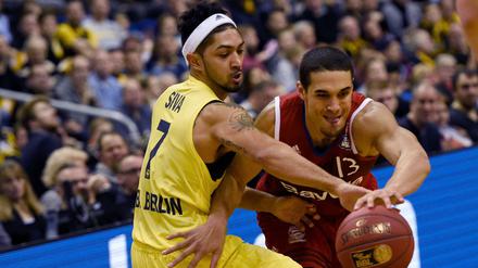 Albas Peyton Siva (l) vermissten die Berliner in den vergangenen Monaten schmerzlich. Auch sein Einsatz gegen Bayern ist sehr fraglich.