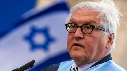 Der damalige Bundesaußenminister Frank-Walter Steinmeier (SPD) spricht nach der Verleihung der Ehrendoktorwürde an ihn an der Hebräischen Universität (Hebrew University) zu den Studenten und Gästen der Veranstaltung. Steinmeier besucht als Bundespräsident vom 06. bis zum 09. Mai Israel und die palästinensischen Autonomiegebiete.