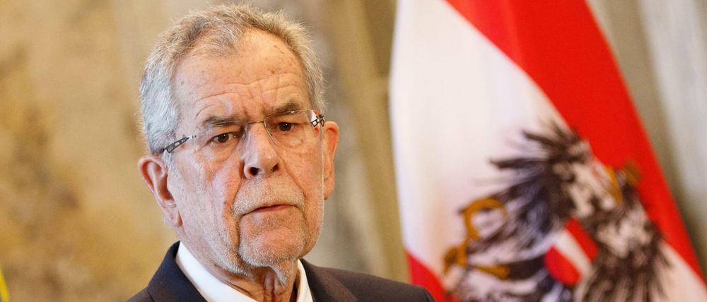 Alexander van der Bellen führt die Amtstradition des Bundespräsidenten als passiver Vermittler in Österreich weiter.