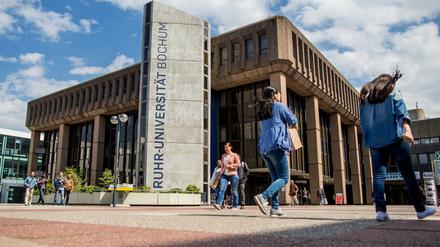 Wer finanziert die Hochschulen? Seit über zwei Jahren hat der Bund hier mehr Möglichkeiten. Wie er sie aber nutzen soll, ist umstritten. 