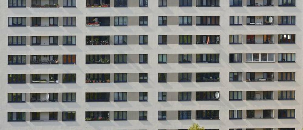 Sozialer Wohnungsbau - seit Jahrzehnten verdienen Bauträger und Hauseigentümer gut dran, auf Kosten von Land und Steuerzahler.