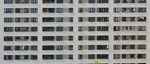 Sozialer Wohnungsbau - seit Jahrzehnten verdienen Bauträger und Hauseigentümer gut dran, auf Kosten von Land und Steuerzahler.