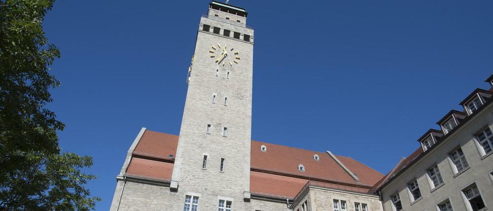 Mehr aus der BVV, aus deren Ausschüssen, über das Bezirksamt? Wir fragen unsere Leserinnen und Leser, ob sie sich für Bezirkspolitik interessieren.