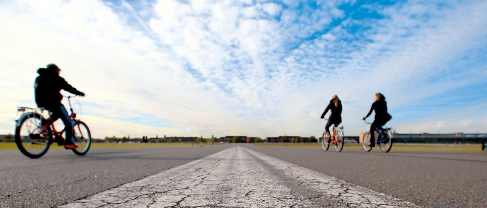 Radfahrer fahren, wo sie möchten, das ist die Freiheit des Feldes.
