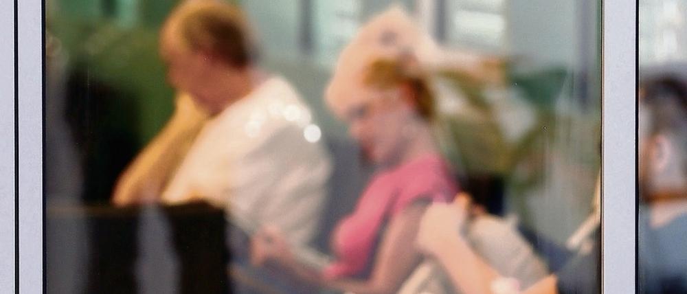 Warten, bis der Arzt kommt. So mancher geht lieber gleich in die Notaufnahme.