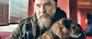 Nicht ohne meinen Hund. Regisseur Bouli Lanners spielt eine der Hauptrollen, und ohne seinen Hund Gibus wäre dieser Film nicht denkbar.