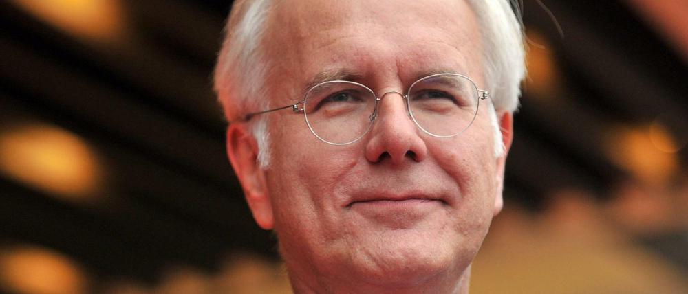 Gut zwanzig Jahre war Harald Schmidt der kabarettistische Welterklärer des Fernsehens. Jetzt wird ihn eine Kolumne bei "Spiegel Daily" angetragen.