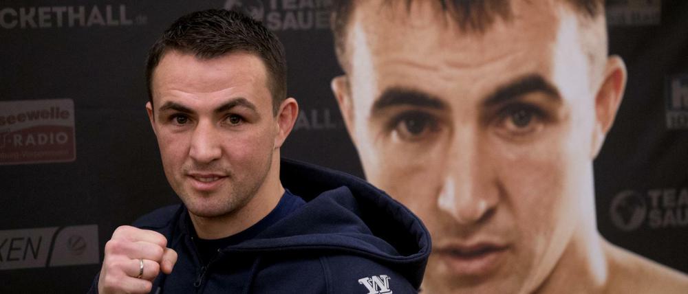 Noch letztes Jahr posierte Profi-Boxer Eduard Gutknecht auf einer Pressekonferenz im Vorfeld des WBA-Weltmeisterschaftskampfes im Halbschwergewicht. 