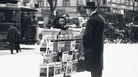 Im Kaiserreich gab es keine politische Opposition. Diese Funktion übernahm die "Meinungspresse", was ihr eine schnell wachsende Bedeutung verlieh. Es herrschte ein harter Konkurrenzkampf um die Leser der Drei-Millionen-Stadt Berlin.
