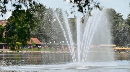 Das Strandbad Weißensee kann wahrscheinlich am Freitag wieder öffnen - dank der Unterstützung der Berliner Bäder-Betriebe.