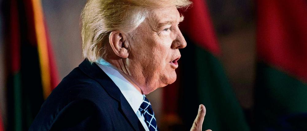 Nach dem Rauswurf des FBI-Chefs muss sich US-Präsident Donald Trump (Archivfoto) verteidigen.