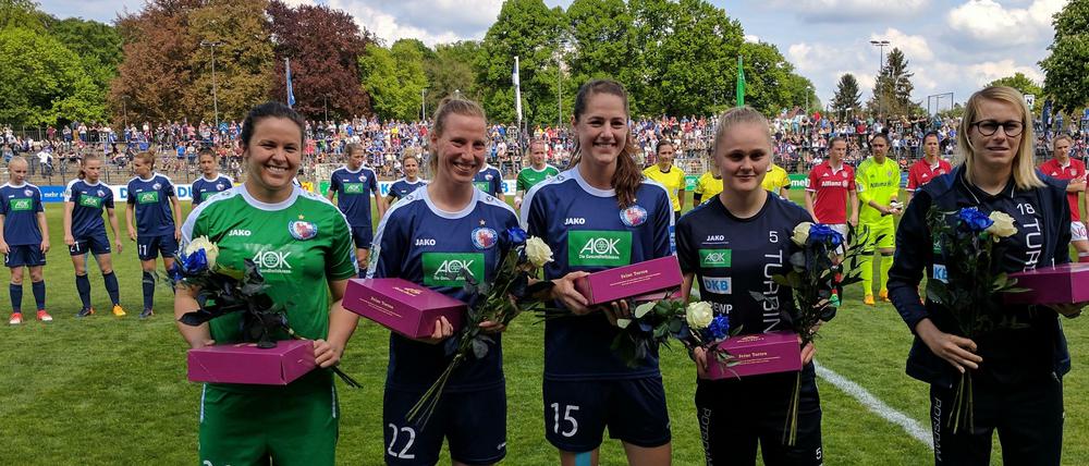 Neben Draws (2.v.links) verabschieden sich vier weitere Turbine-Spielerinnen nach der Saison.