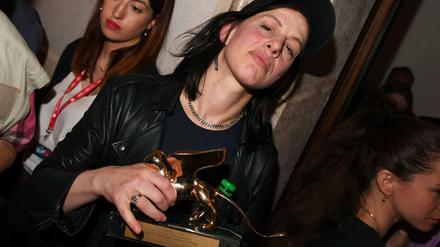 Die Preisträgerin des Goldenen Löwen für den besten nationalen Beitrag: die deutsche Künstlerin Anne Imhof.