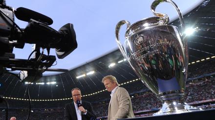 Ende einer Laufbahn. Oliver Welke (links) und Oliver Kahn werden sich mit dem ZDF aus der Champions League verabschieden.