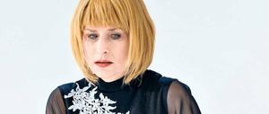 In wechselnden Roben. Corinna Harfouch in Jean Racines Tragödie.