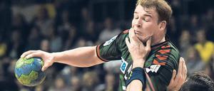 Augen zu und durch. Nationalspieler Paul Drux und die Füchse Berlin können in den nächsten Wochen viel gewinnen, aber auch viel verlieren.
