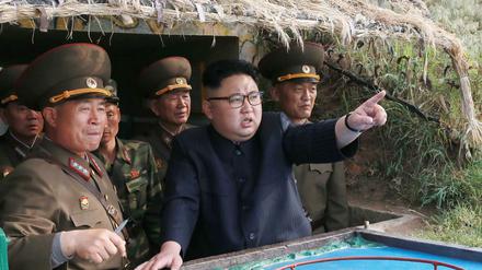 Kim Jong Un (Mitte) ist seit dem 29. Dezember 2011 der sogenannte "Oberste Führer" in Nordkorea.