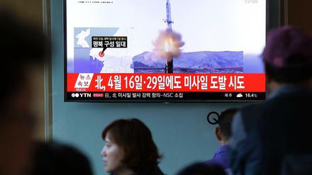 Archivaufnahmen eines nordkoreanischen Raketentests auf einem Fernseher in Seoul.