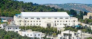 Licht ins Dunkle. Friedliche Zusammenarbeit von Arabern und Israelis – im Forschungsinstitut „Sesame“ bei Amman, das am morgigen Dienstag eingeweiht wird, wird diese Vision, die vor über zwanzig Jahren entstand, nun Wirklichkeit.