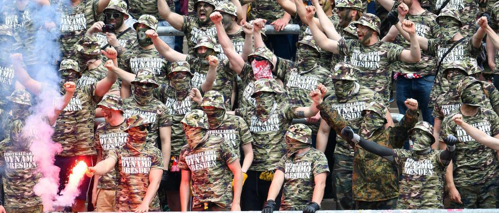 Die Dresdner Fans hatten ihren Auftritt in Karlsruhe lange geplant.