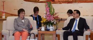 Die deutsche Wirtschaftsministerin Brigitte Zypries und der chinesische Ministerpräsident Li Keqiang.