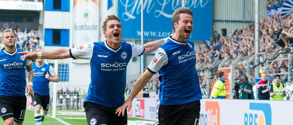 Arminia Bielefeld besiegte Eintracht Braunschweig haushoch.