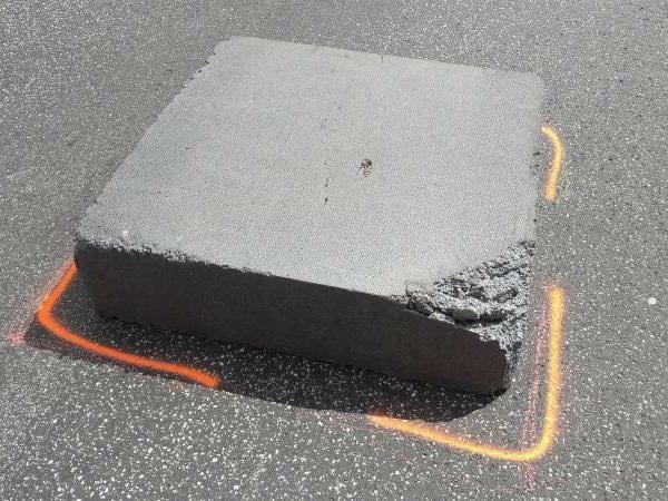 Dieser Styroporblock verursachte den Unfall auf der Stadtautobahn am Montag.