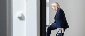 Nach dem Rücktritt von Hannelore Kraft sucht die NRW-SPD einen Neuanfang in der Opposition, Gespräche über eine Neuauflage der Großen Koalition unter Führung der CDU hat sie am Montagabend ausgeschlossen.
